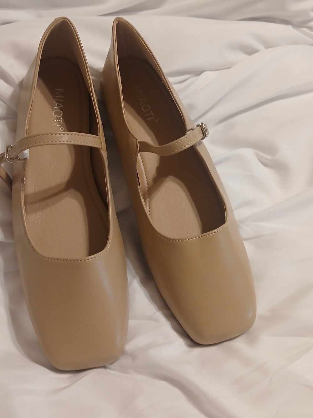 Malo Beige Mary Jane Flats - Classic Square Toe